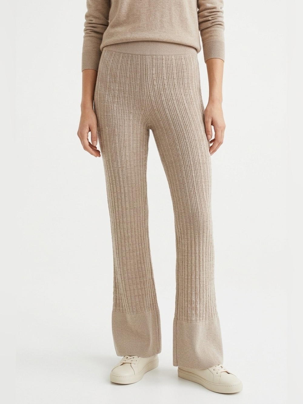 ✌️4/$20✌️ H&M pull on bell pants